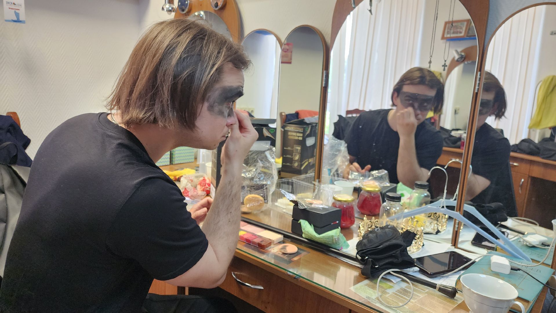 Московский губернский театр, Губернатор Московской области Андрей Воробьев, Ленинградский щелкунчик, московская премьера, военно-исторический спектакль, блокадная сказка Дениса Нефедова, 80-летие полного освобождения Ленинграда от фашистской блокады, Московский Художественный Театр Комедии, Институт театрального искусства имени Народного артиста СССР Кобзона, Год Семьи,Санкт-Петербург, Блокада, Кошки Ленинграда,