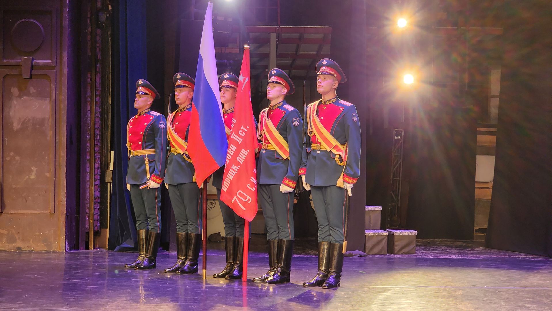 Московский губернский театр, Губернатор Московской области Андрей Воробьев, Ленинградский щелкунчик, московская премьера, военно-исторический спектакль, блокадная сказка Дениса Нефедова, 80-летие полного освобождения Ленинграда от фашистской блокады, Московский Художественный Театр Комедии, Институт театрального искусства имени Народного артиста СССР Кобзона, Год Семьи,Санкт-Петербург, Блокада, Кошки Ленинграда,