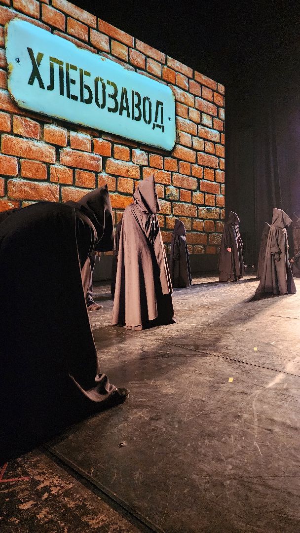 Московский губернский театр, Губернатор Московской области Андрей Воробьев, Ленинградский щелкунчик, московская премьера, военно-исторический спектакль, блокадная сказка Дениса Нефедова, 80-летие полного освобождения Ленинграда от фашистской блокады, Московский Художественный Театр Комедии, Институт театрального искусства имени Народного артиста СССР Кобзона, Год Семьи,Санкт-Петербург, Блокада, Кошки Ленинграда,