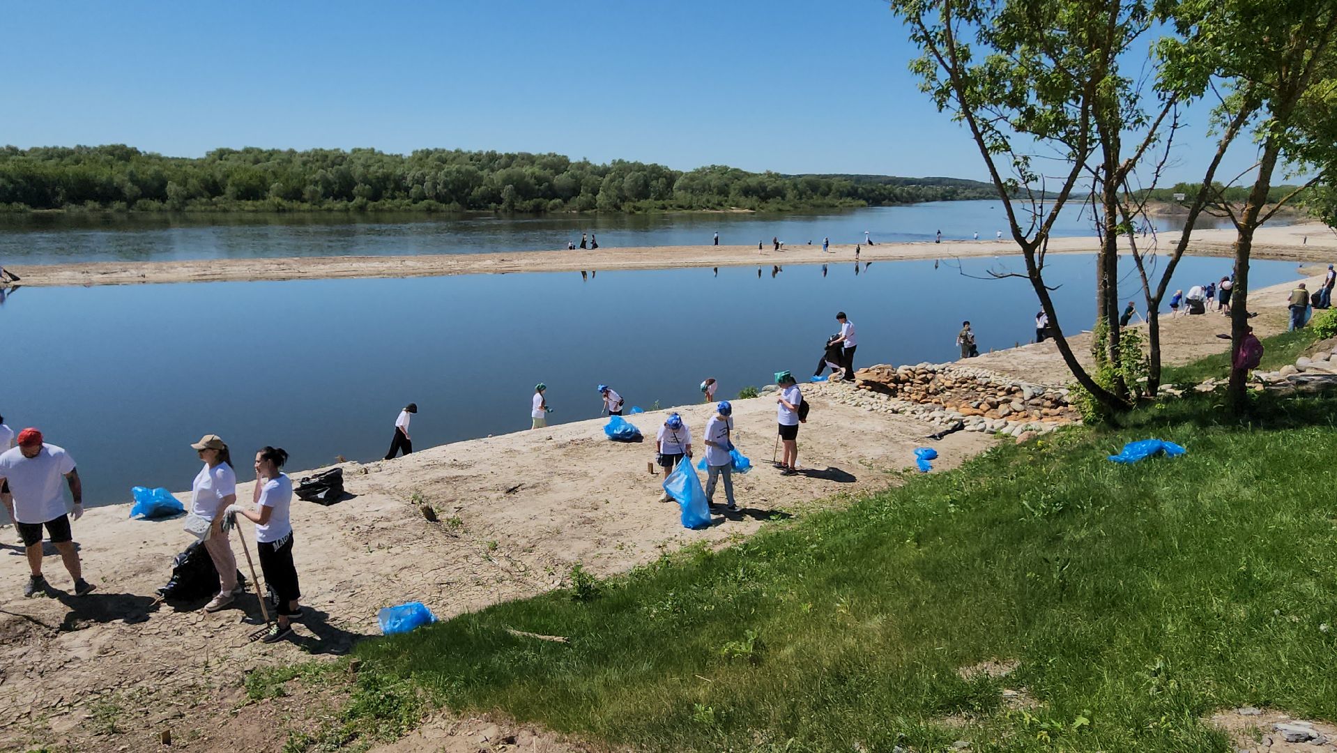 серпухов, река ока, пляж на оке, серпуховские мальдивы, депутат-эколог, Особенности национальной уборки, уборка,