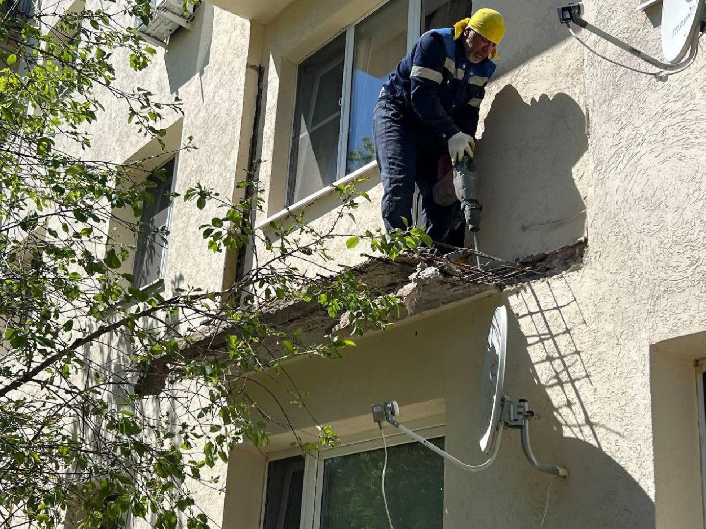 балкон, капитальный ремонт, бригада рабочих,
