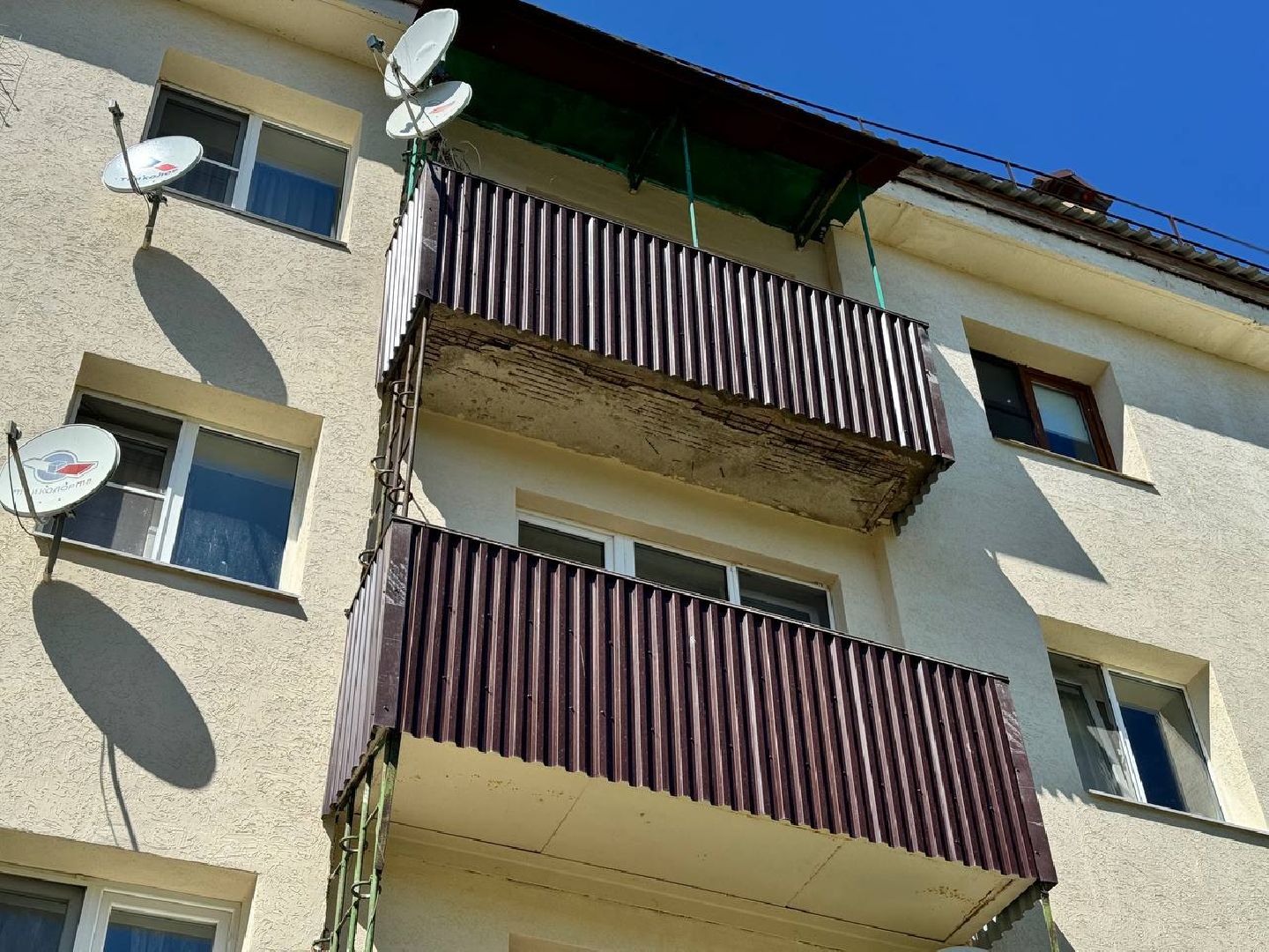 балкон, капитальный ремонт, бригада рабочих,