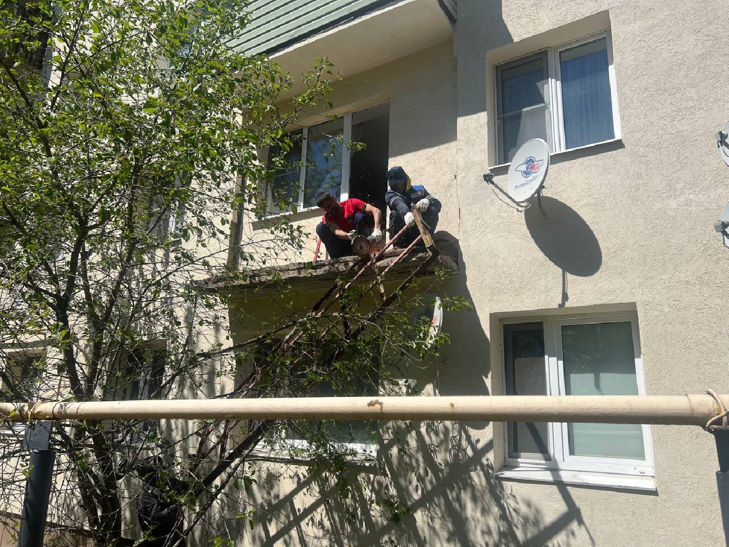 балкон, капитальный ремонт, бригада рабочих,