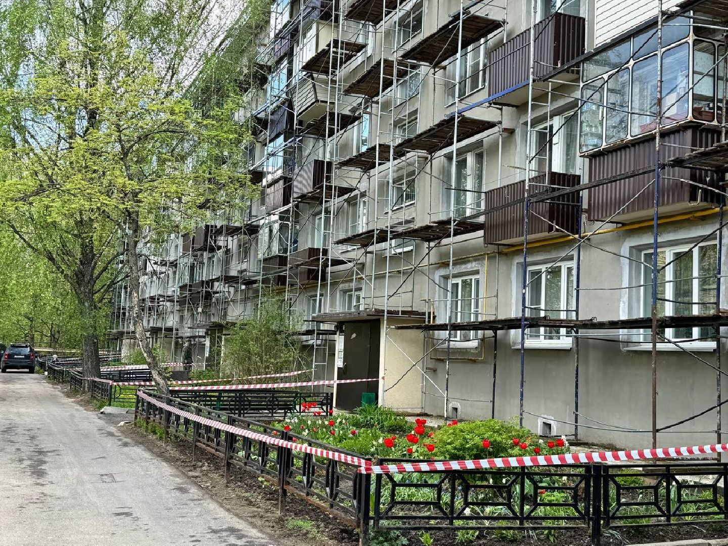 фасад, капитальный ремонт, бригада рабочих, многоквартирный дом,