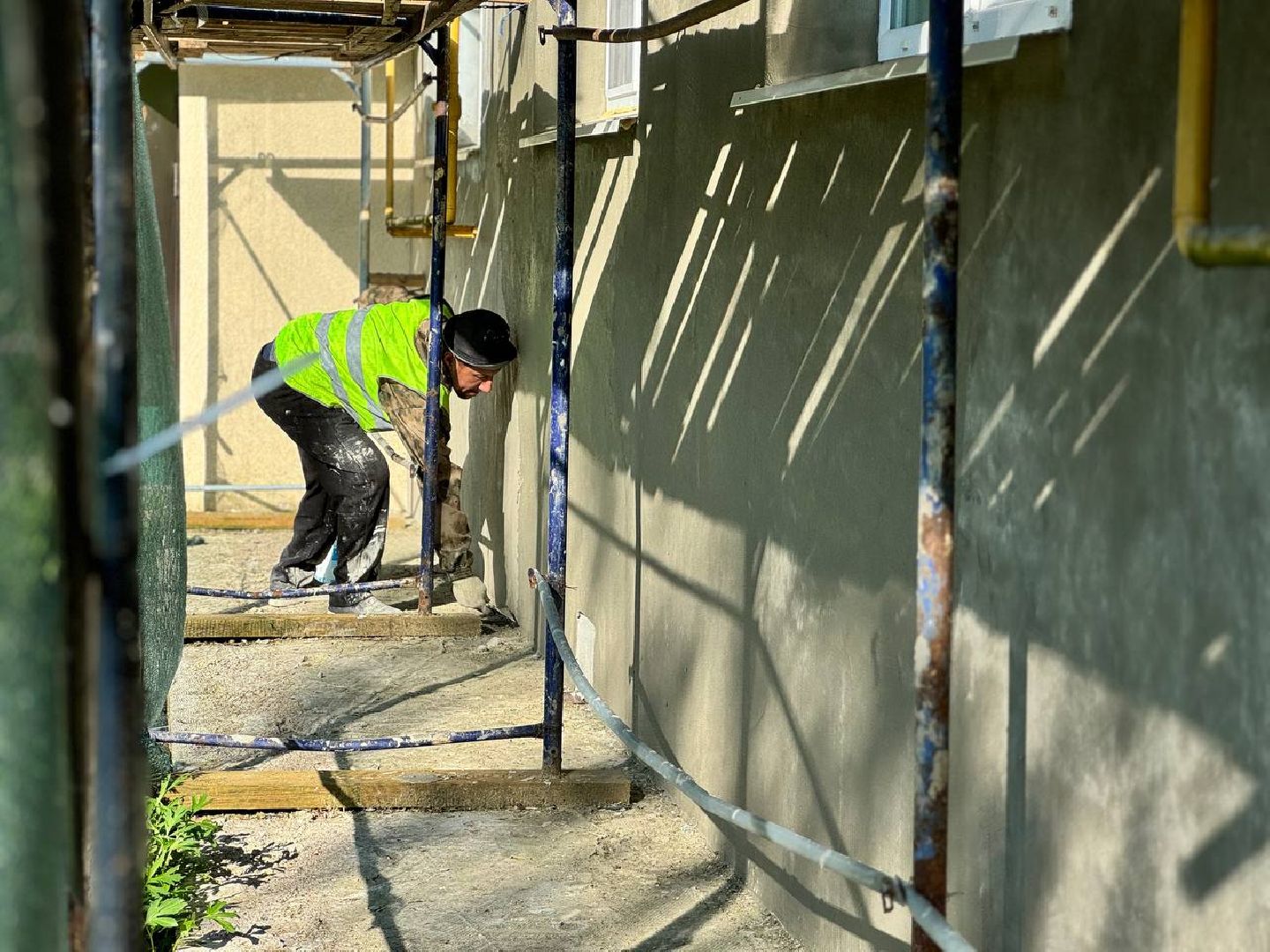 фасад, капитальный ремонт, бригада рабочих, многоквартирный дом,