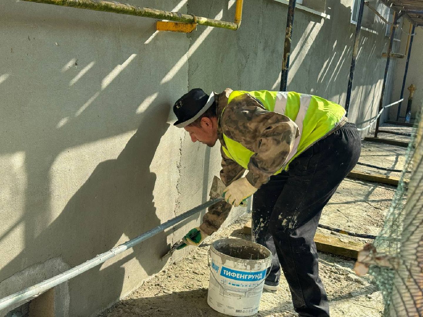 фасад, капитальный ремонт, бригада рабочих, многоквартирный дом,