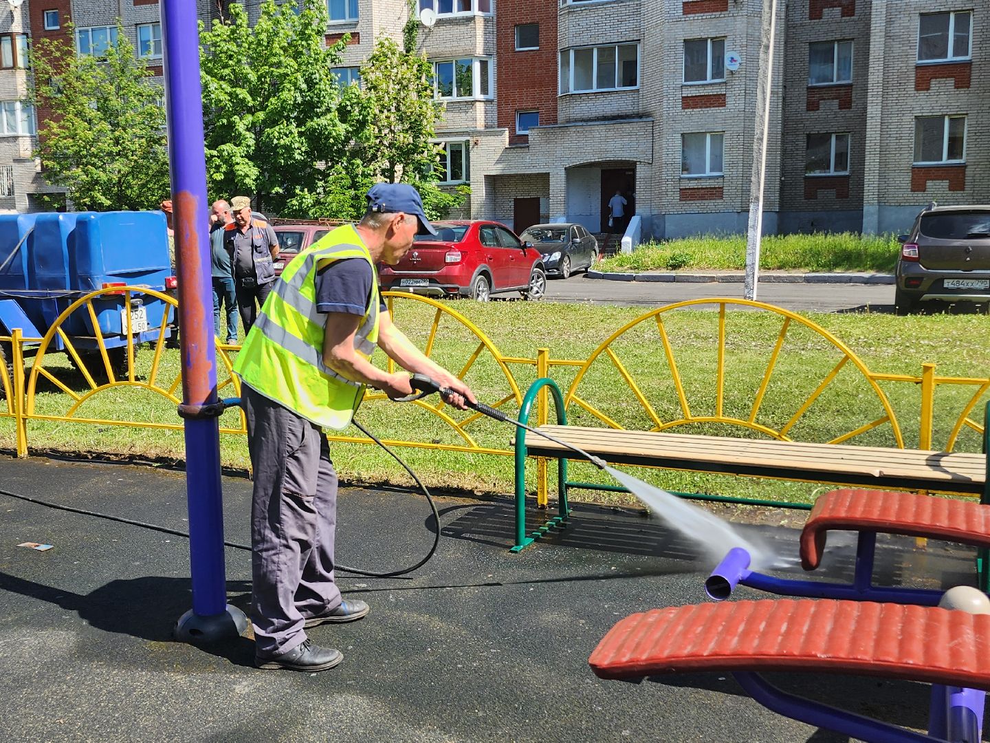 подготовка к лету, ремонт детских площадок,