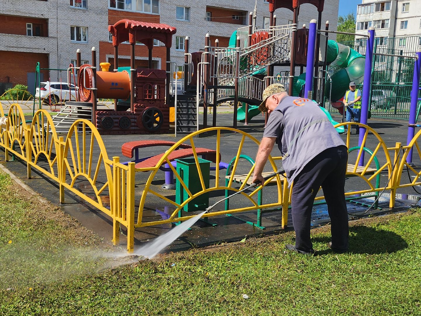 подготовка к лету, ремонт детских площадок,