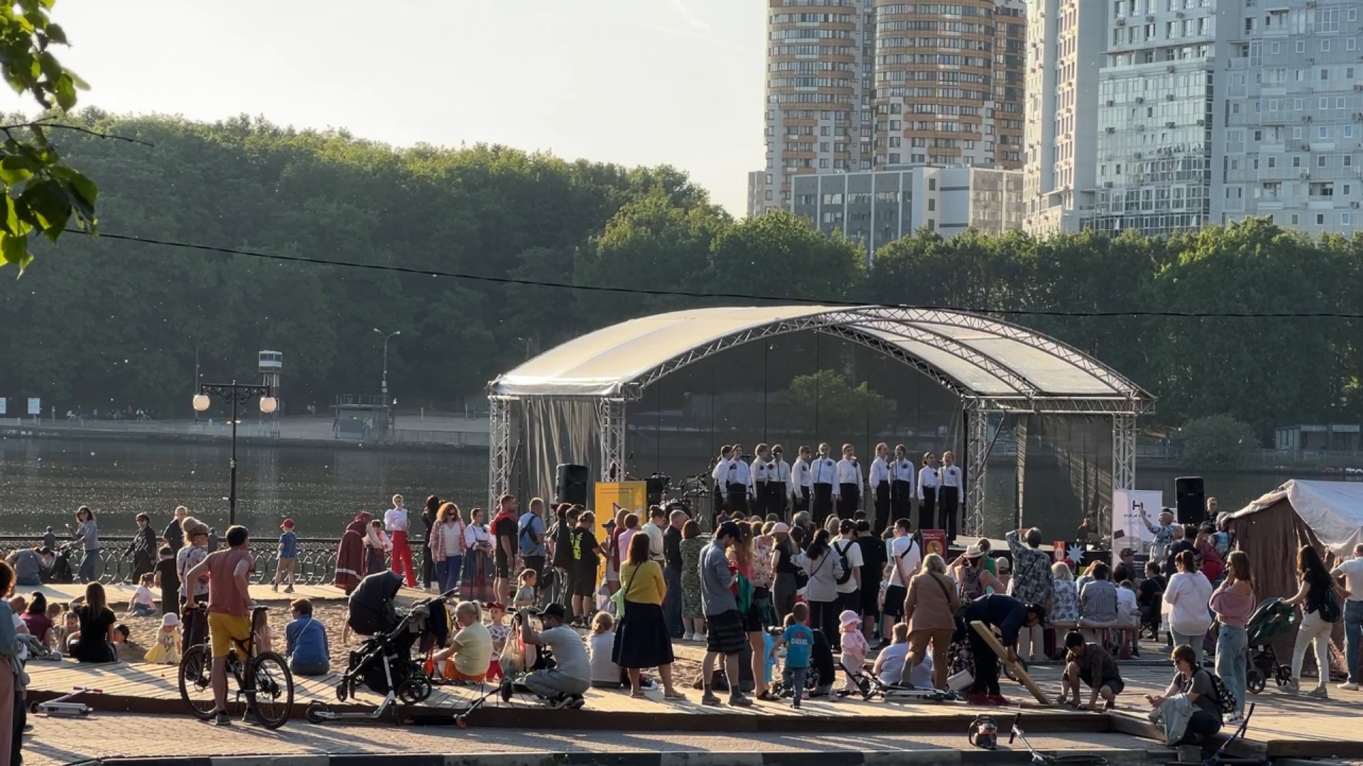 химки, культура, школа искусств, благотворительный концерт, благотворительный сбор, дети,