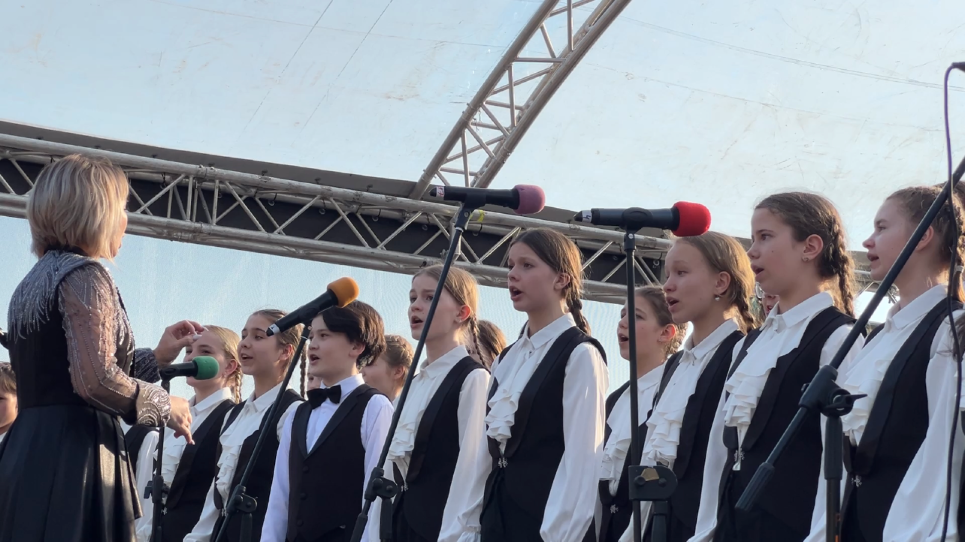 химки, культура, школа искусств, благотворительный концерт, благотворительный сбор, дети,