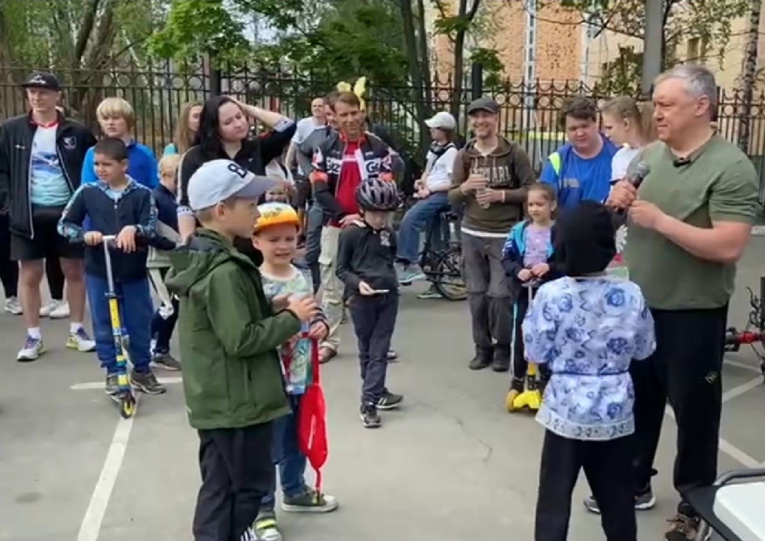 долгопрудный, велопарад, Зеленые колеса, Стадион Салют, велосипед,