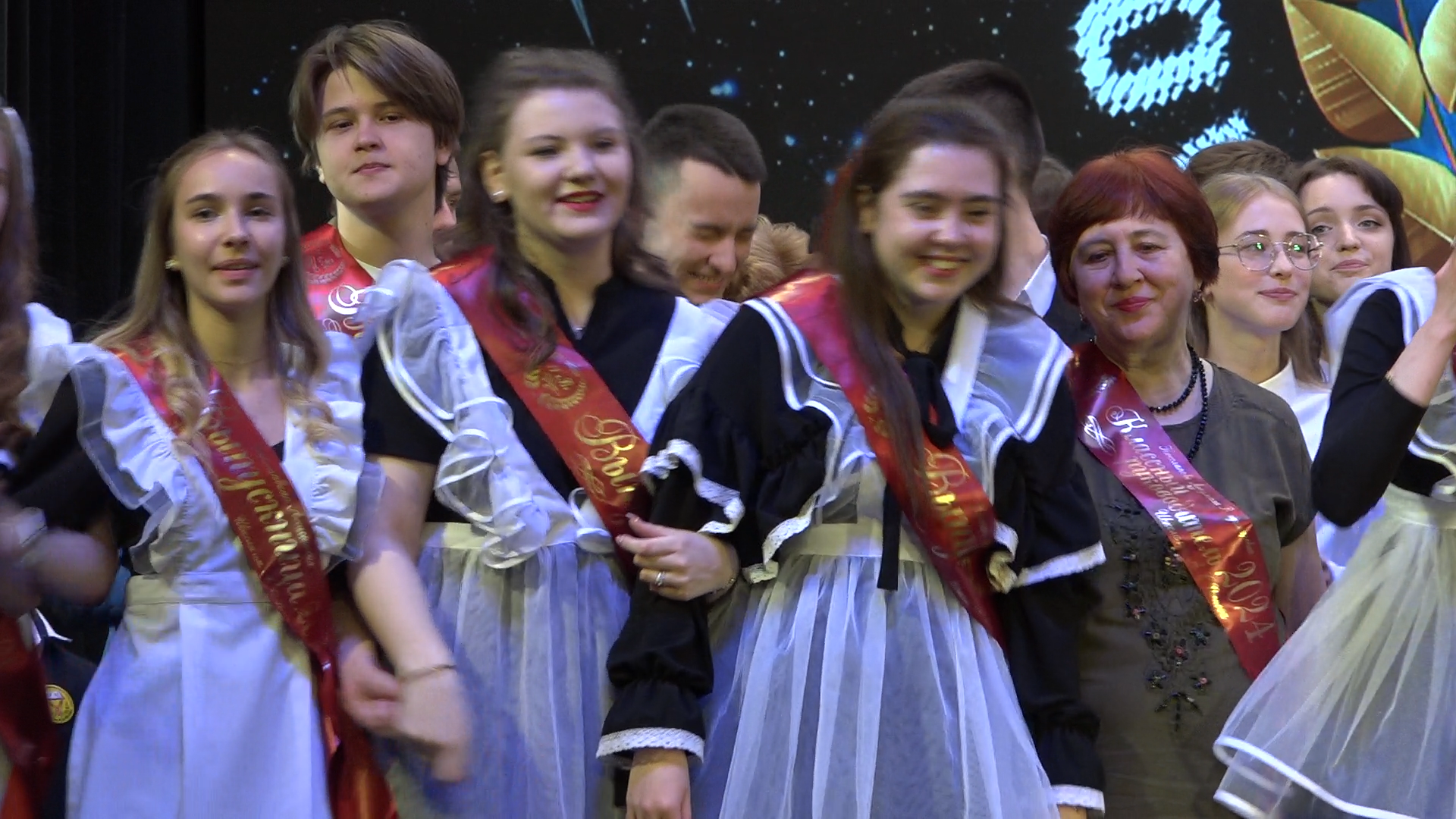 школа им АС Попова, Власиха школа Попова, выпускной 2024, одиннадцатиклассники поповки, последний звонок 11 класс,