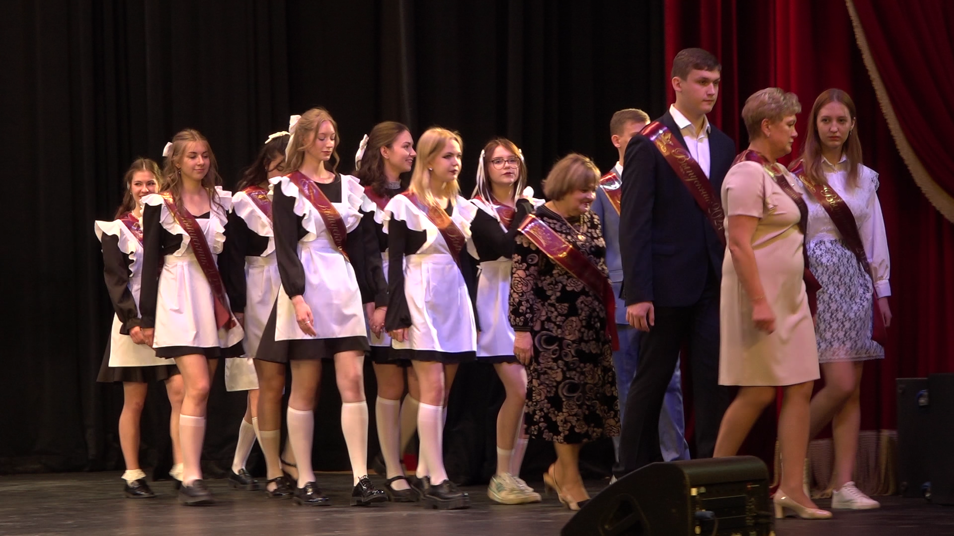 школа им АС Попова, Власиха школа Попова, выпускной 2024, одиннадцатиклассники поповки, последний звонок 11 класс,