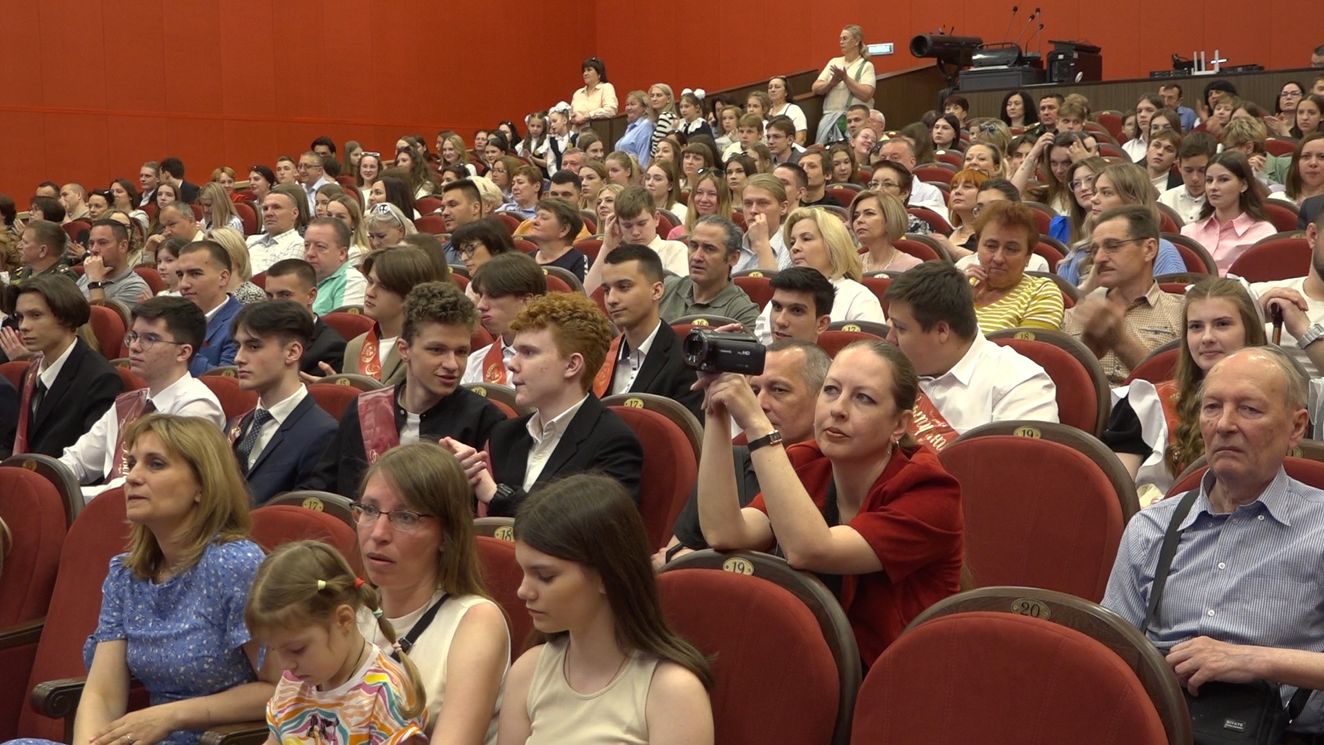 школа им АС Попова, Власиха школа Попова, выпускной 2024, одиннадцатиклассники поповки, последний звонок 11 класс,