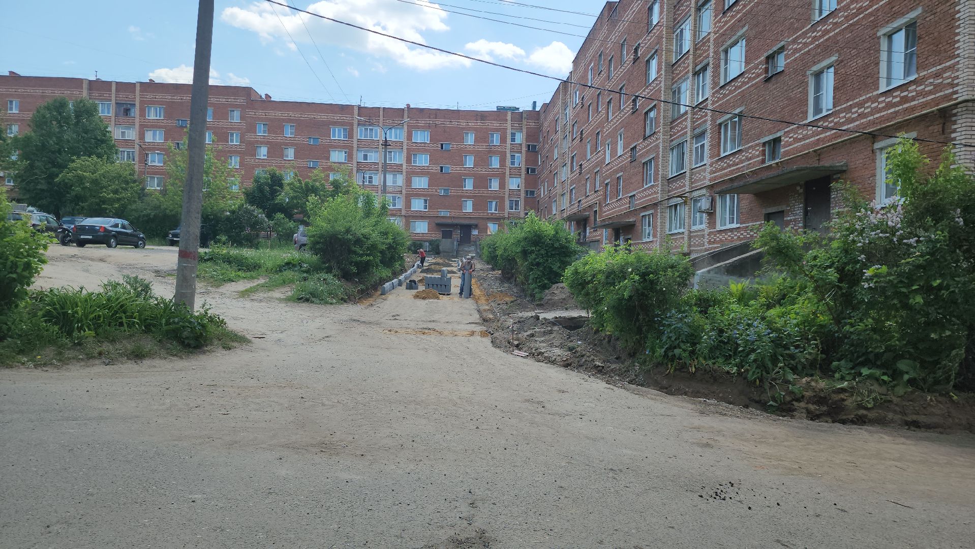 кашира, благоустройство дворов, кржижановского, парковка, тротуар, бордюр, асфальт, трактор,