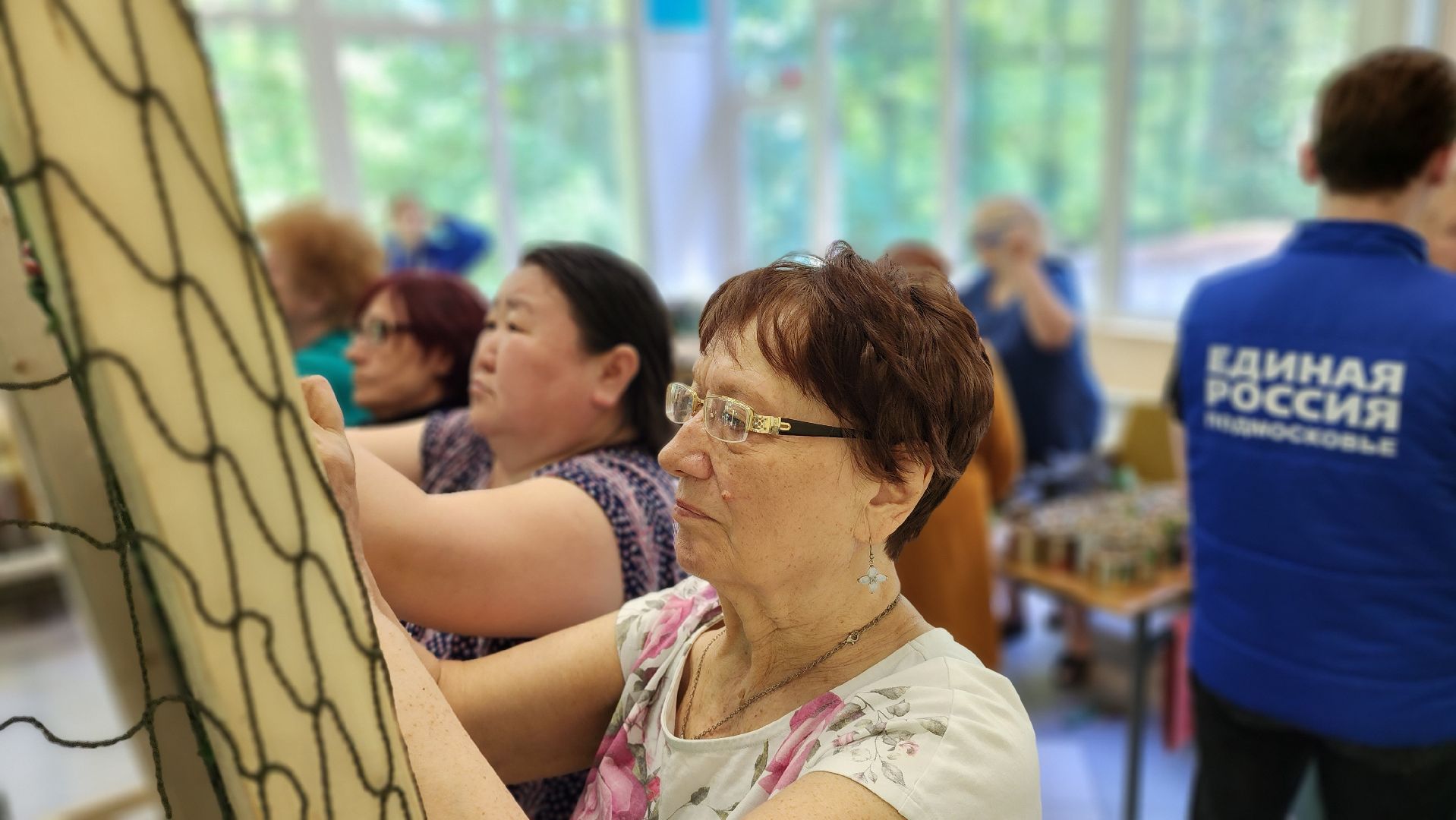 помощь бойцам сво, Лосино-Петровский, спецоперация, маскировочные сети, пенсионеры,