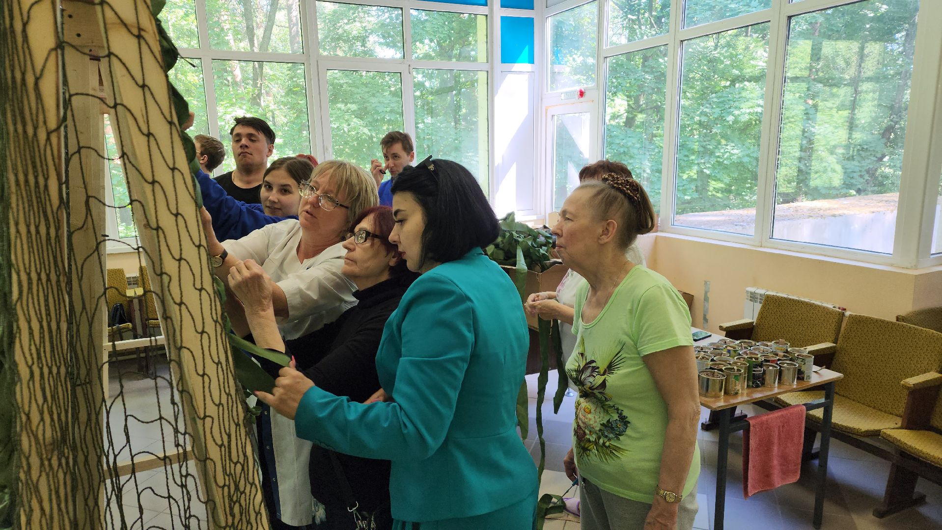 помощь бойцам сво, Лосино-Петровский, спецоперация, маскировочные сети, пенсионеры,