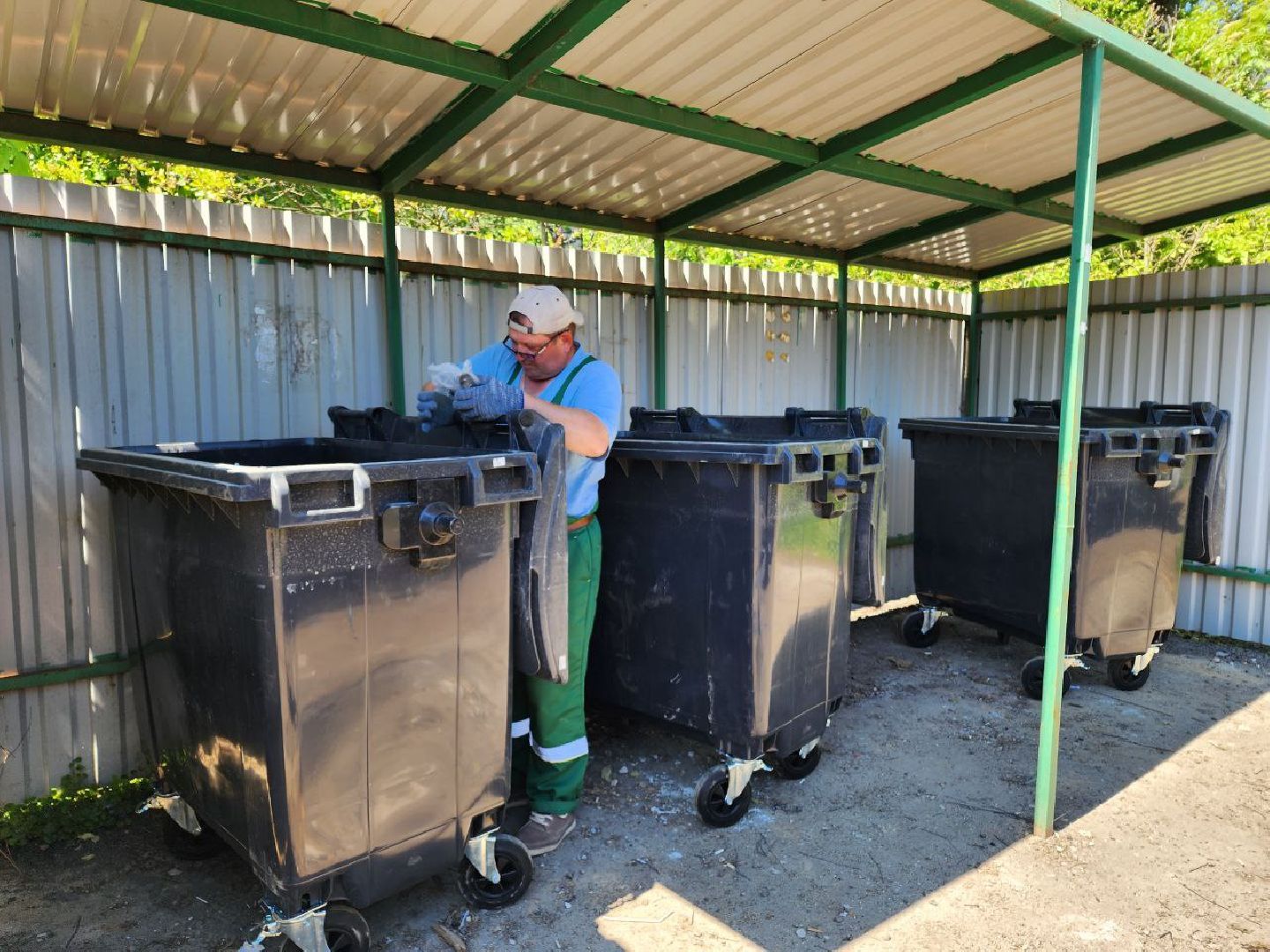 чехов, контейнерные баки, установка, администрация, мусорный контейнер, контейнерная площадка,