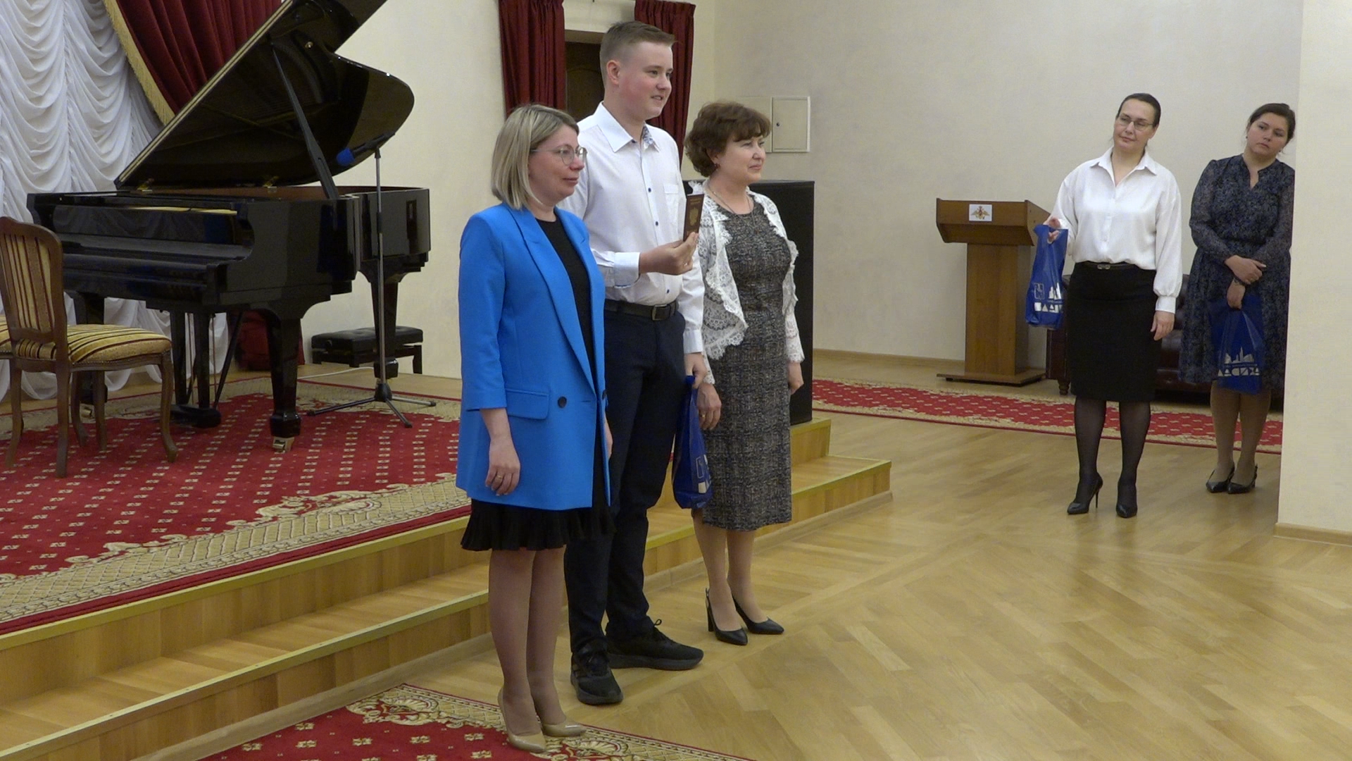 вручение паспорта, паспорт гражданина РФ, Власиха вручение паспортов, паспорт в 14 лет, паспорта рф,