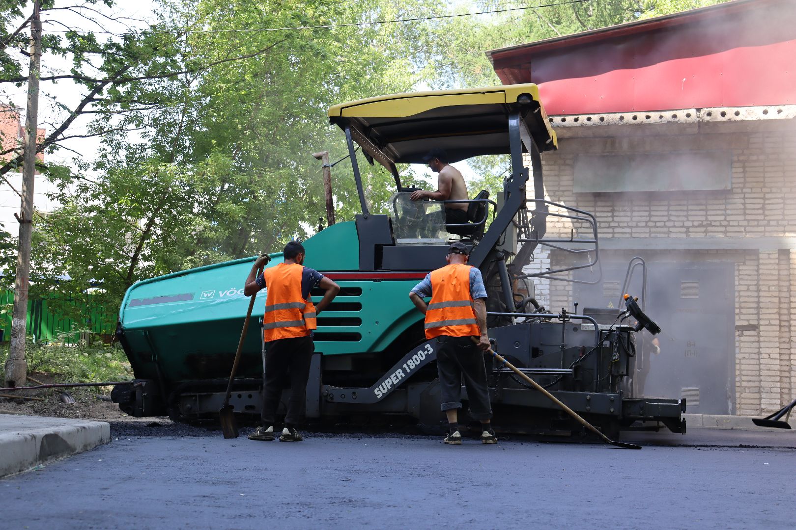 дзержинский, жкх и благоустройство, томилинская, лесная, асфальтирование дорог, андроник пак, никита иванов,