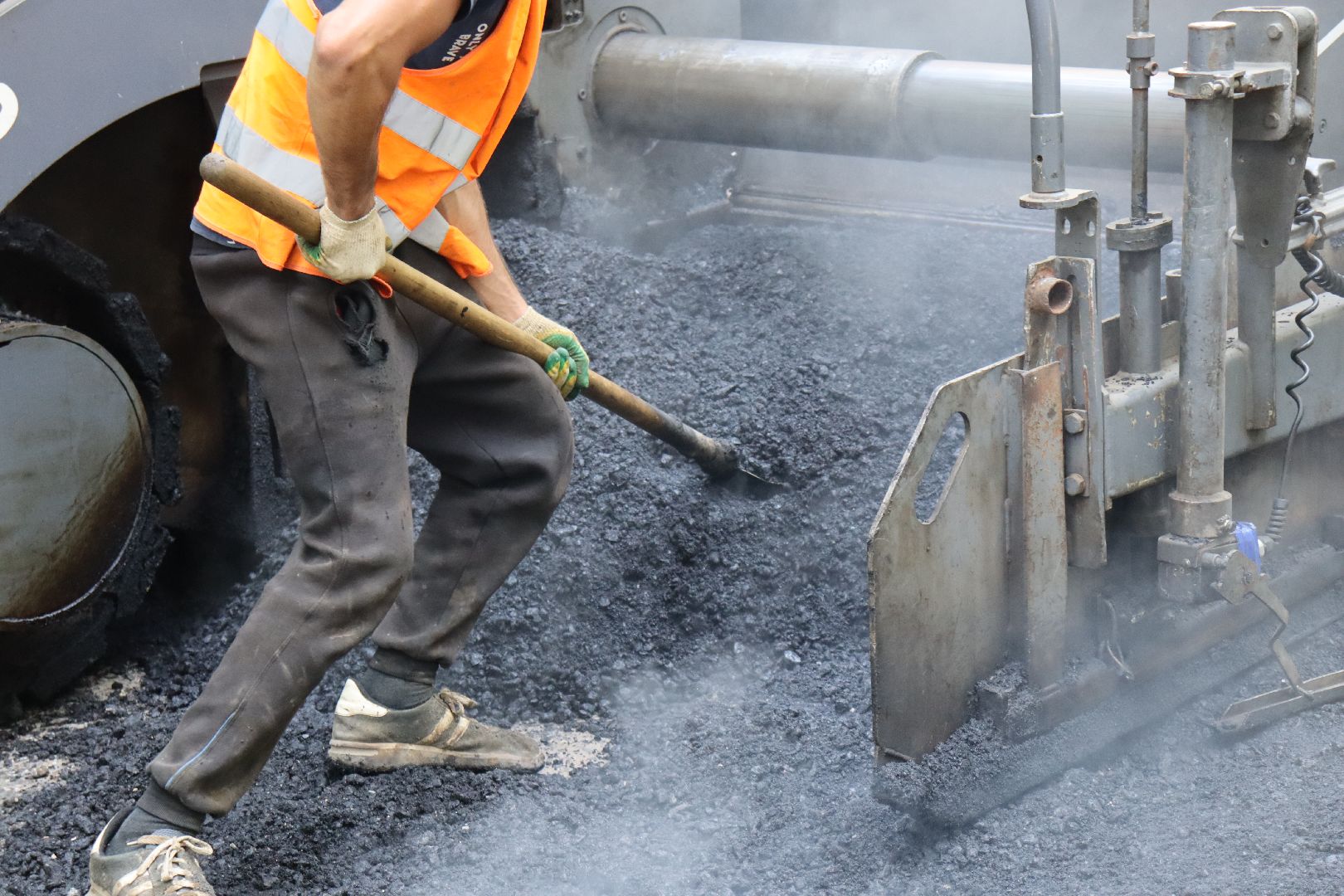дзержинский, жкх и благоустройство, томилинская, лесная, асфальтирование дорог, андроник пак, никита иванов,