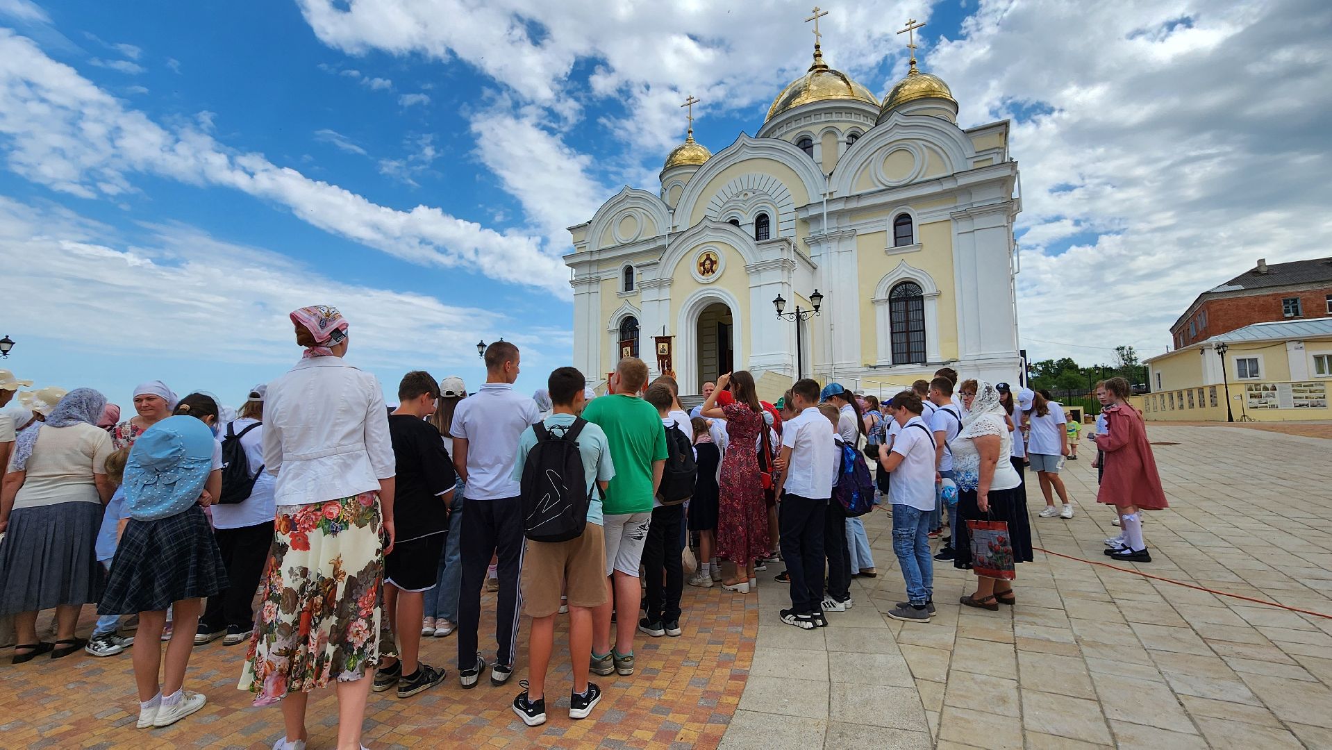 кашира, детский крестный ход, пасха, православие, церковь, преображенский собор, введенский храм,