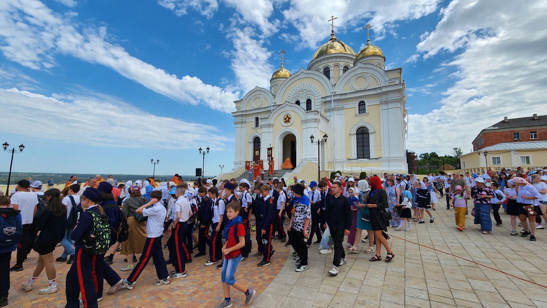 кашира, детский крестный ход, пасха, православие, церковь, преображенский собор, введенский храм,