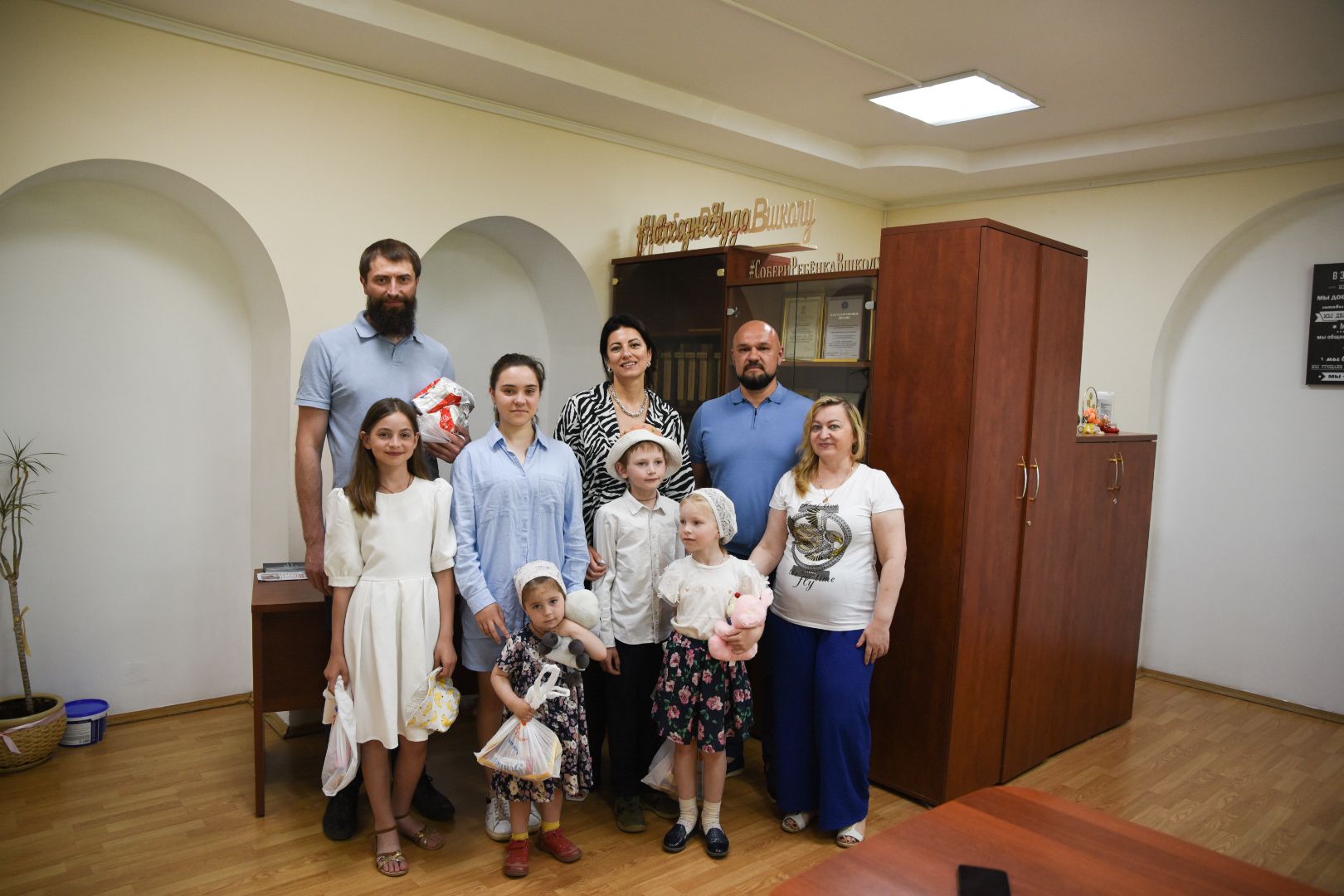 Бронницы, Благотворительность, Подарки детям, Акция Подари ребенку радость,