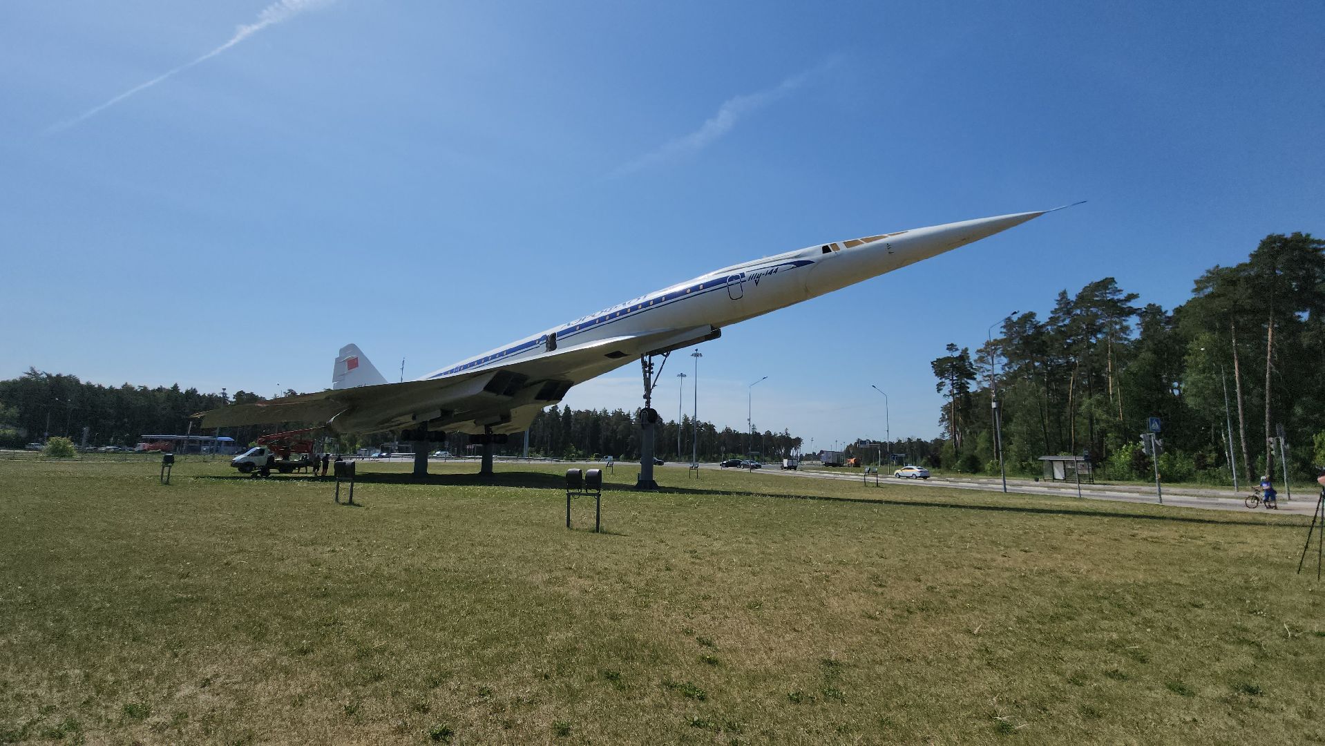 Ту-144, авторолик, памятник, монумент, взлетное положение,