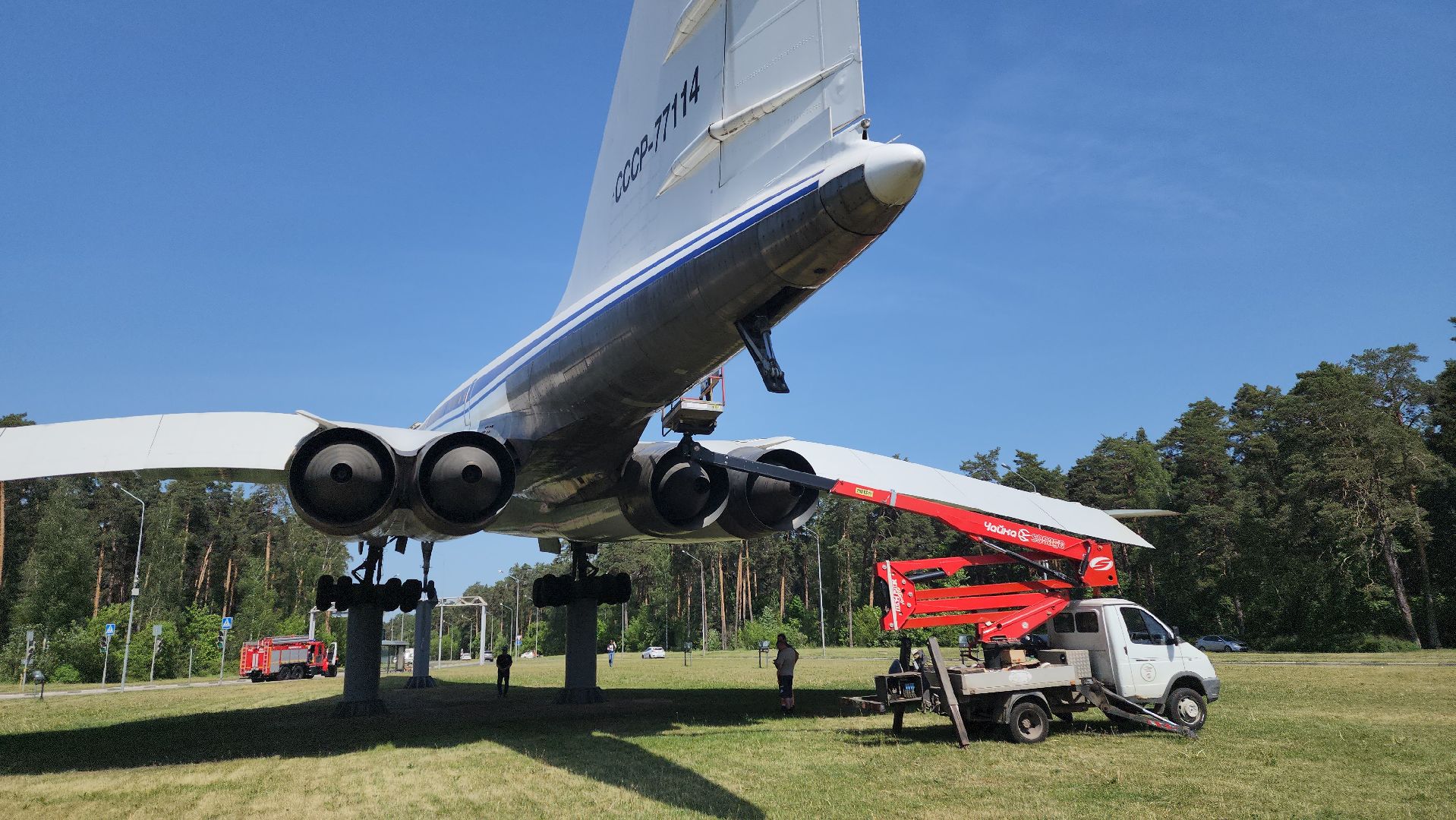 Ту-144, авторолик, памятник, монумент, взлетное положение,