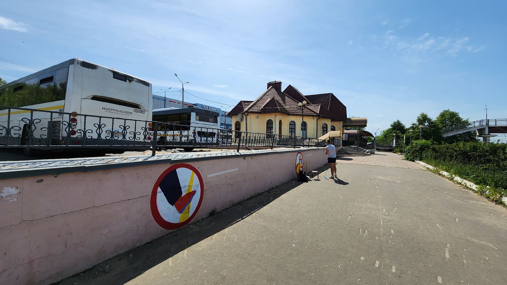 кашира, вокзал, безопасность на жд, железная дорога, граффити, предупреждающие знаки,