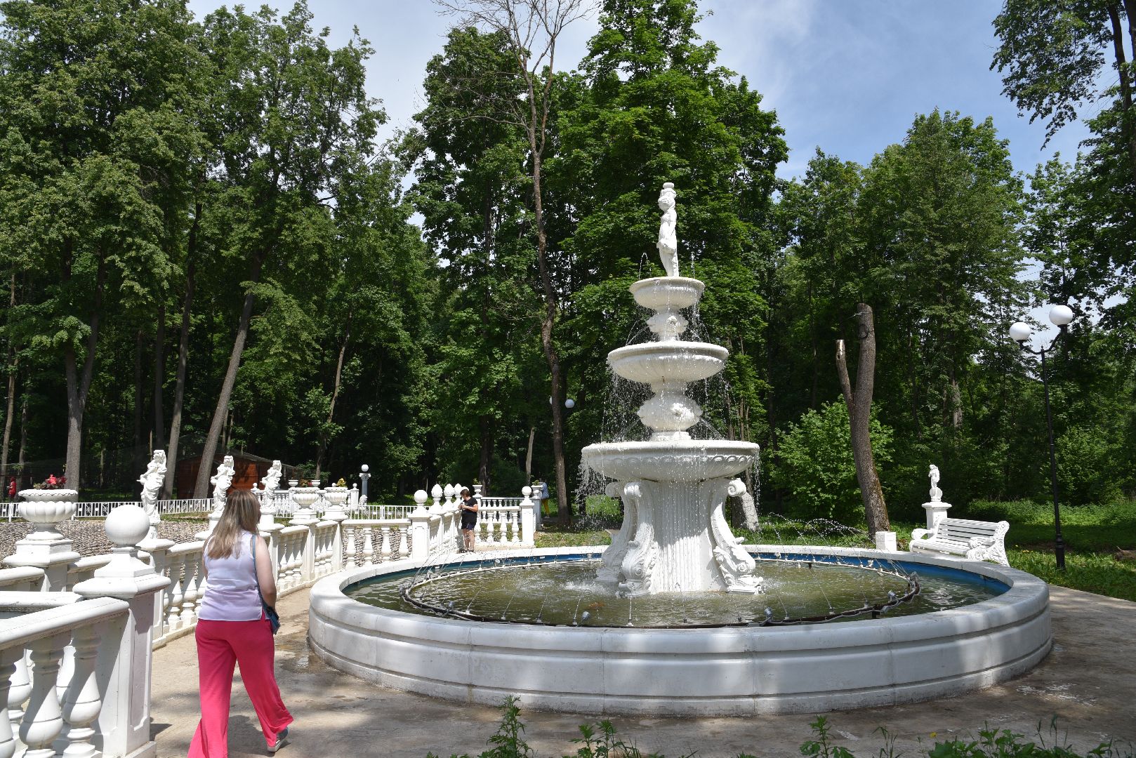 лотошино, лотошинский парк, день защиты детей, парки подмосковья, фонтан, дети,