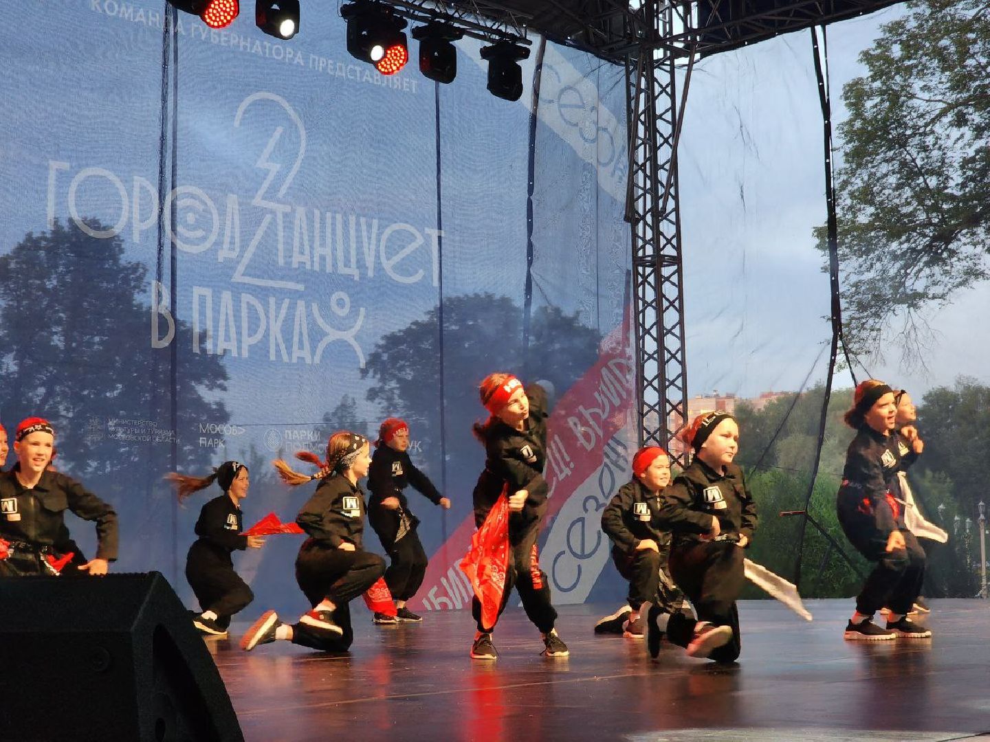 чехов, культура, город танцует в парках, губернатор воробьев, егор дружинин,