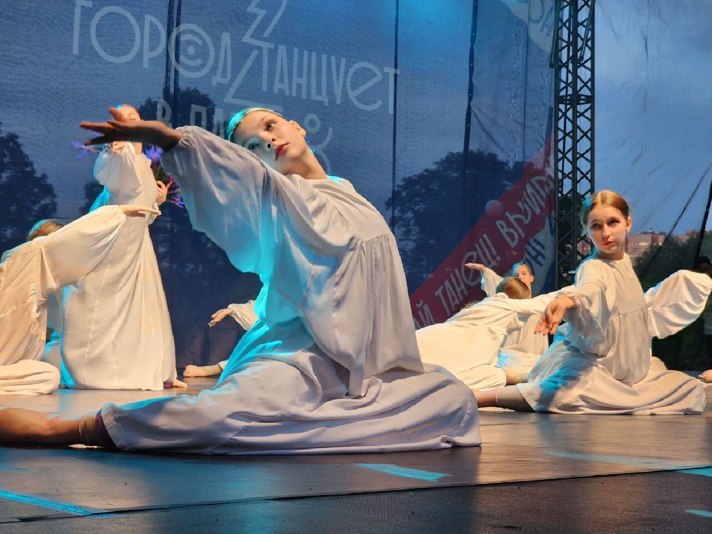 чехов, культура, город танцует в парках, губернатор воробьев, егор дружинин,