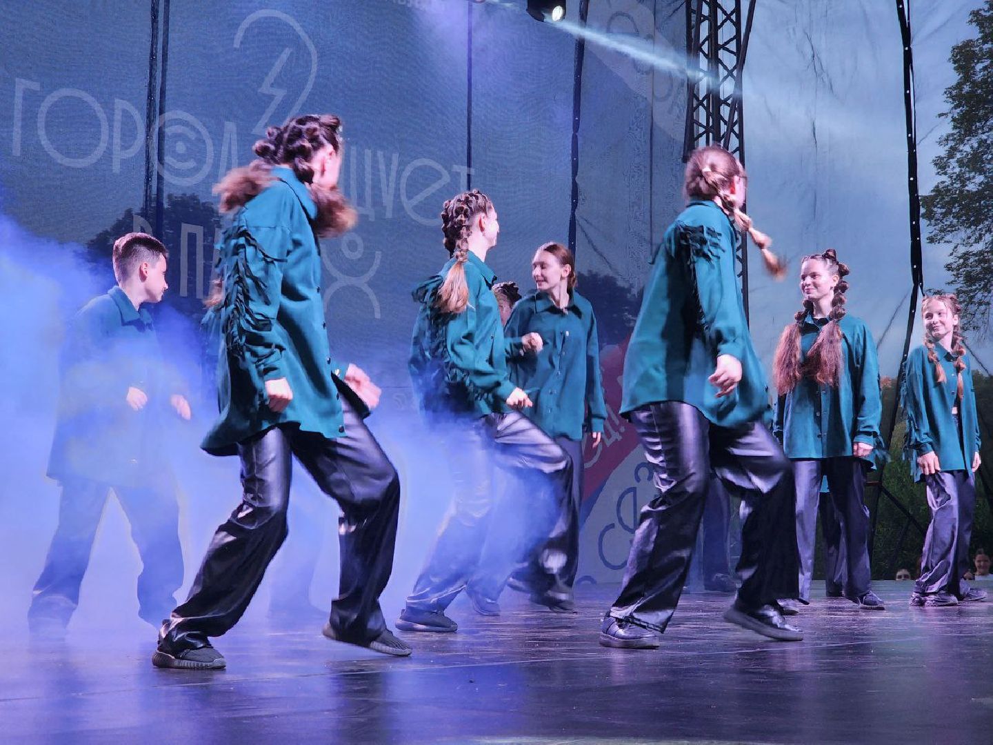 чехов, культура, город танцует в парках, губернатор воробьев, егор дружинин,