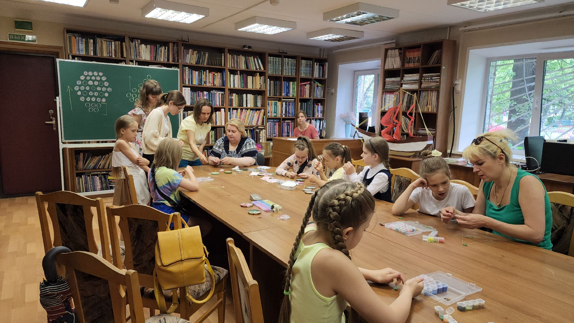 Лобня, детская библиотека, Бисер, рукоделие, дети, творчество,