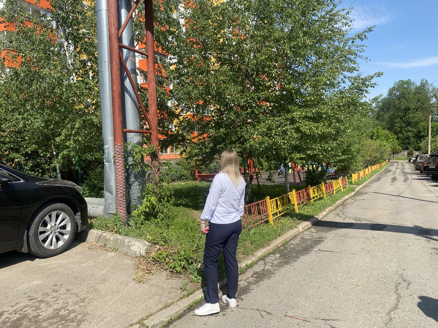 Власиха Солнечная, обход территории, озеленение двора, посадка деревьев, детская игровая площадка, власиха благоустройство,