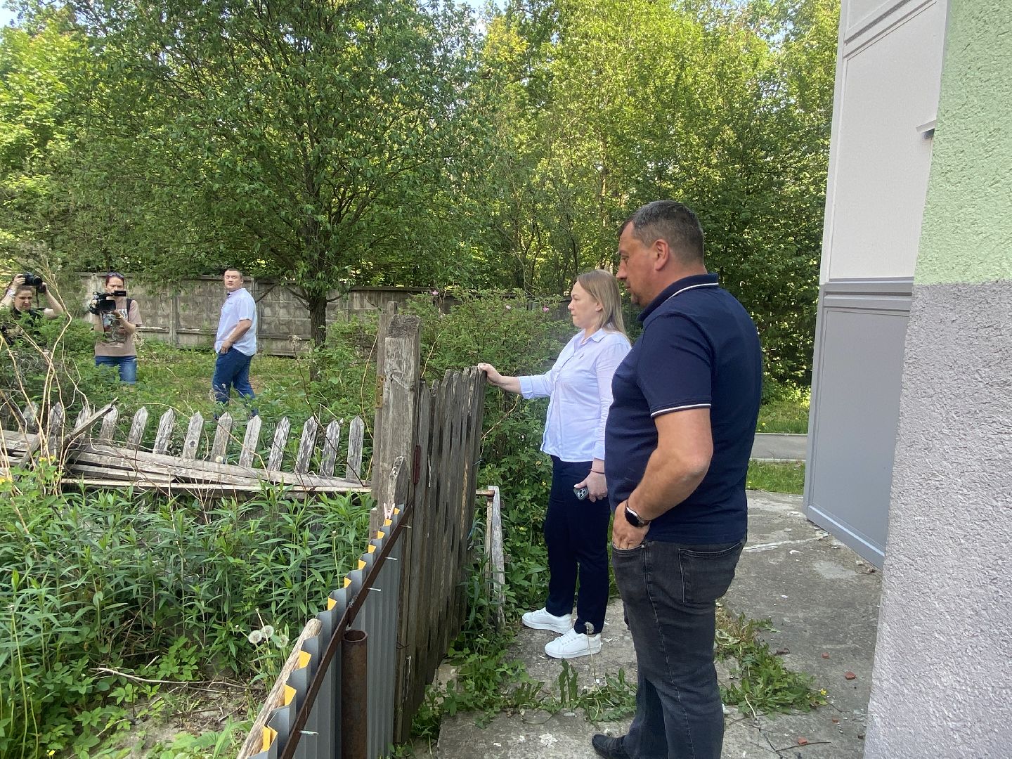 Власиха Солнечная, обход территории, озеленение двора, посадка деревьев, детская игровая площадка, власиха благоустройство,