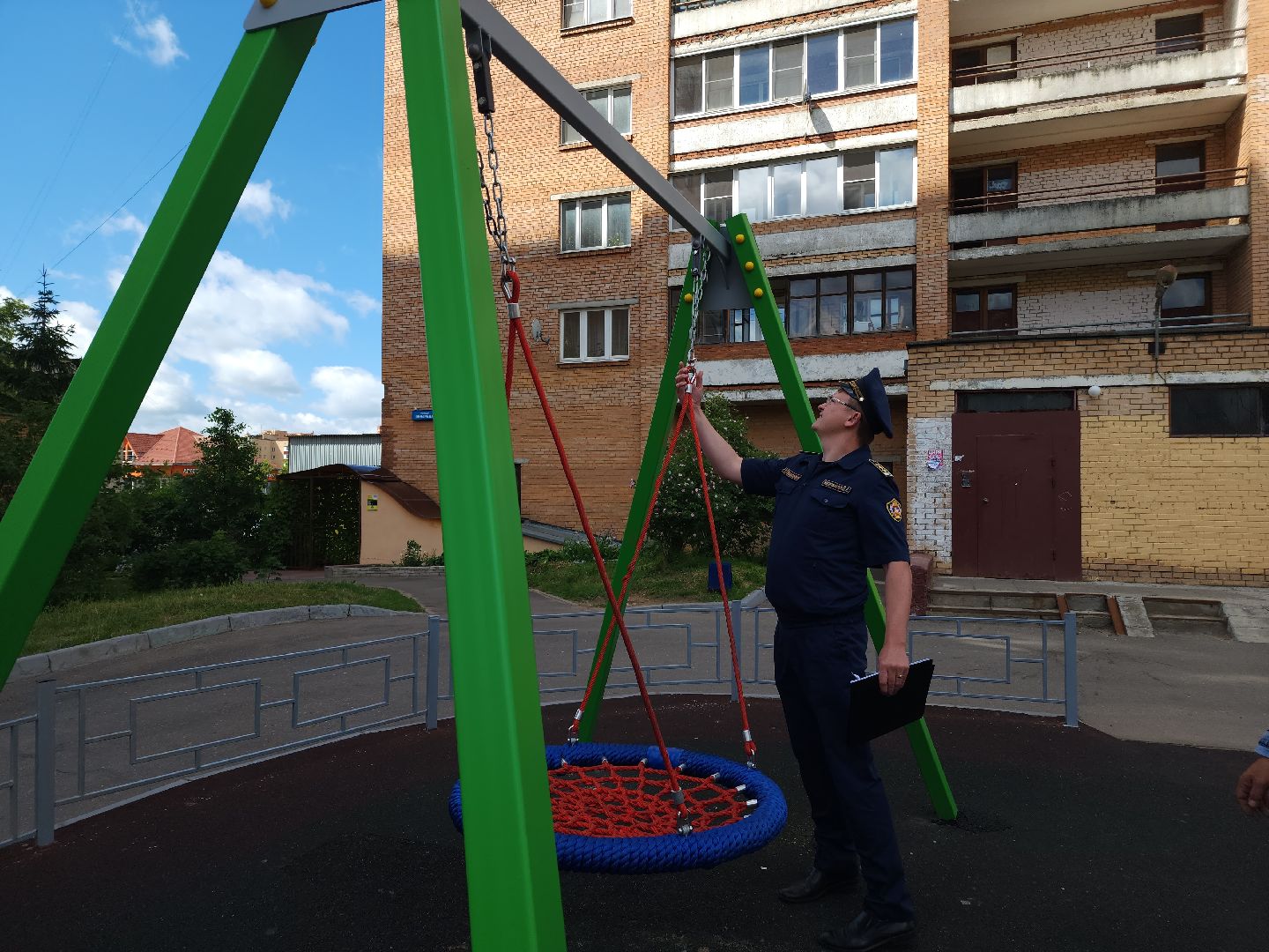 подготовка к открытию летнего сезона, игровая площадка, благоустройство дворов,