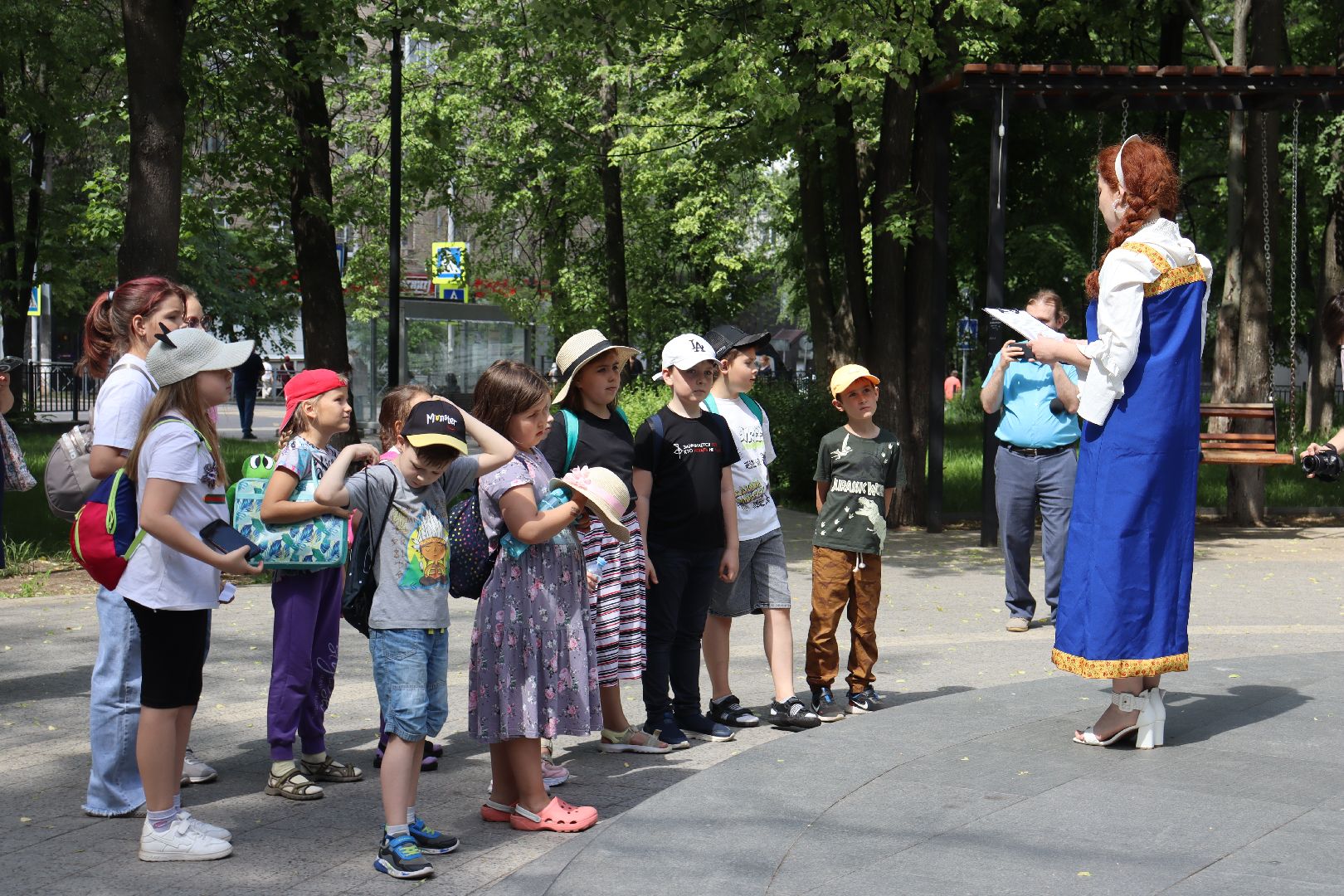 дзержинский, центральная библиотека, летний читальный зал, лето в подмосковье,