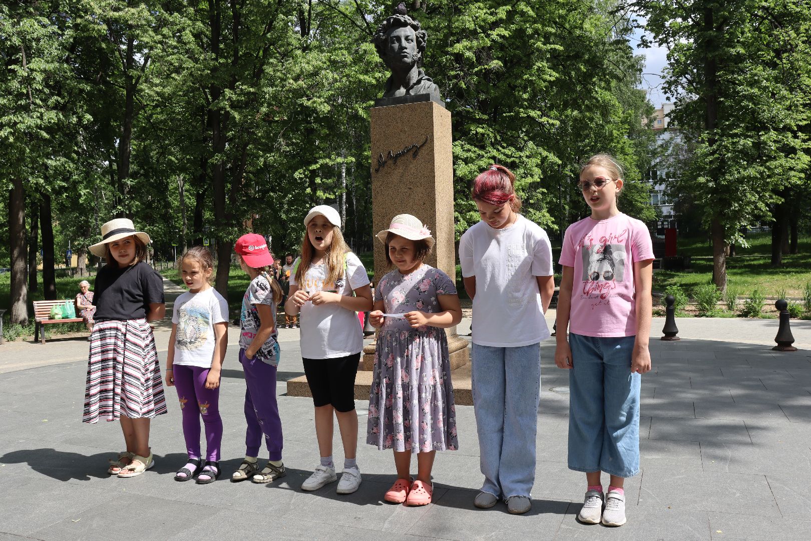 дзержинский, центральная библиотека, летний читальный зал, лето в подмосковье,