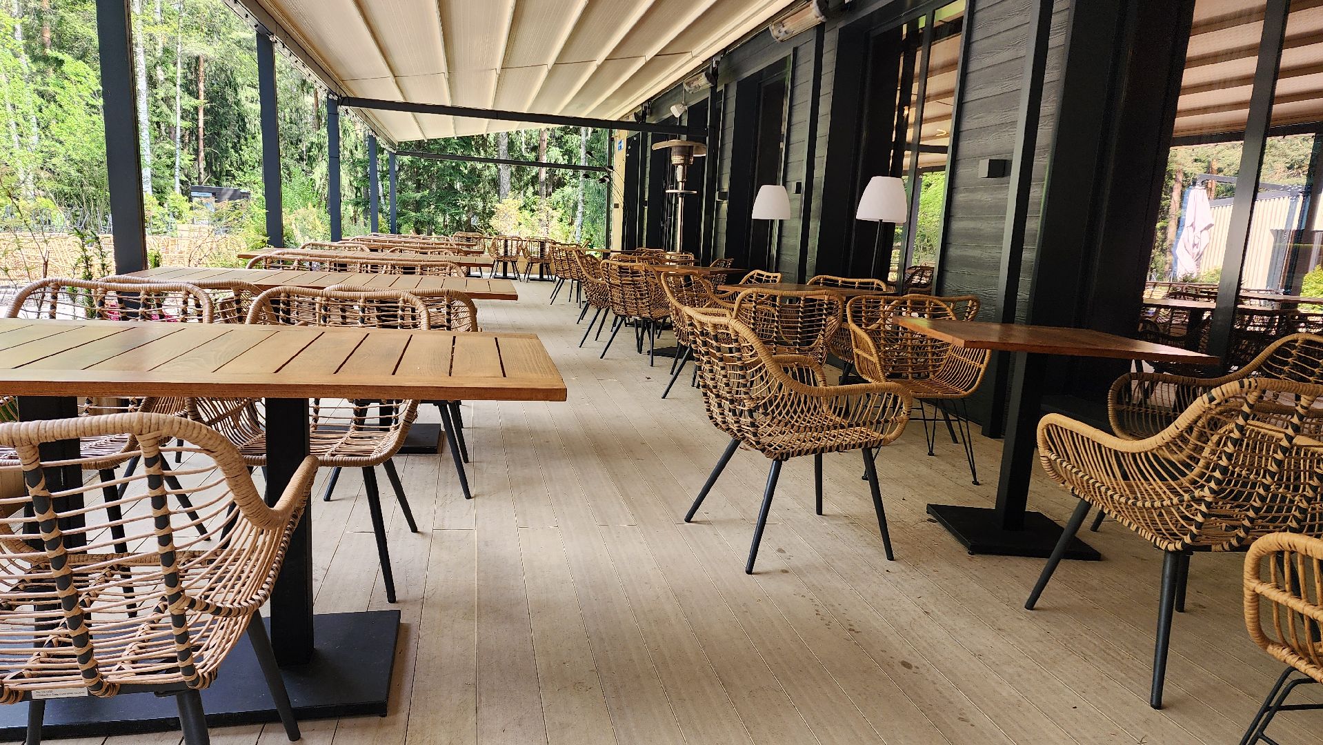 Домодедово, Подмосковье, летняя веранда, Терраса, парк, Елочки, Культура, Общество, общепит, Ресторан,