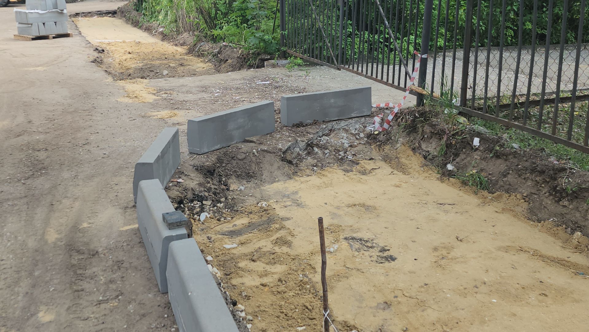 комплексное благоустройство, ул Гарнаева, ул Серова, Николай Ветров, асфальтовое покрытие, бордюрный камень,