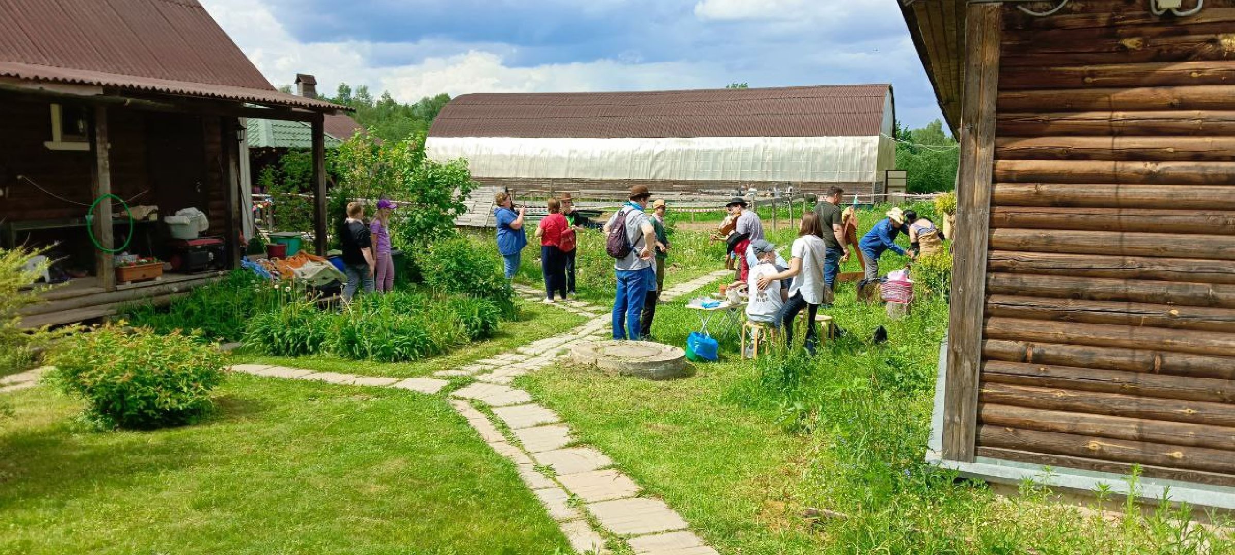 Дмитров, Сообщество Дело жизни, Конный клуб Харламово,