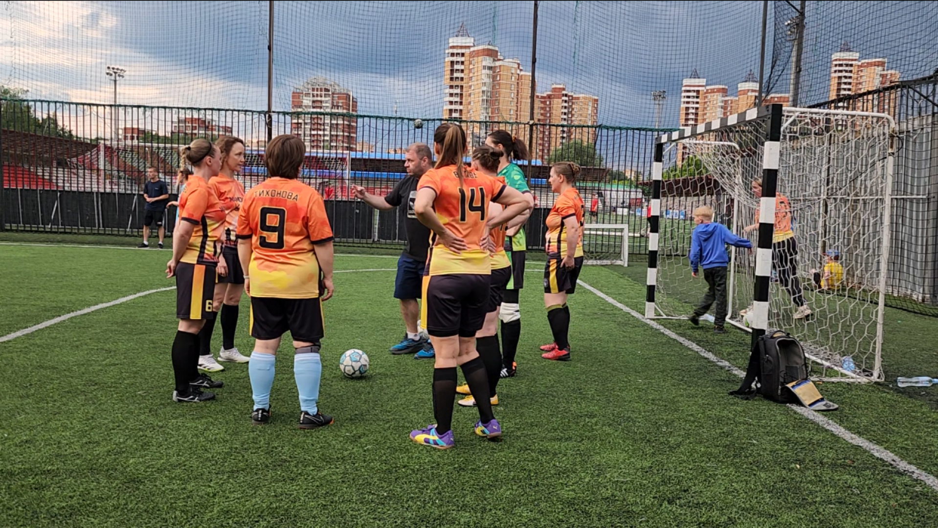 химки, спорт, футбол, женский футбол, футбольные мамы, футбольный матч,