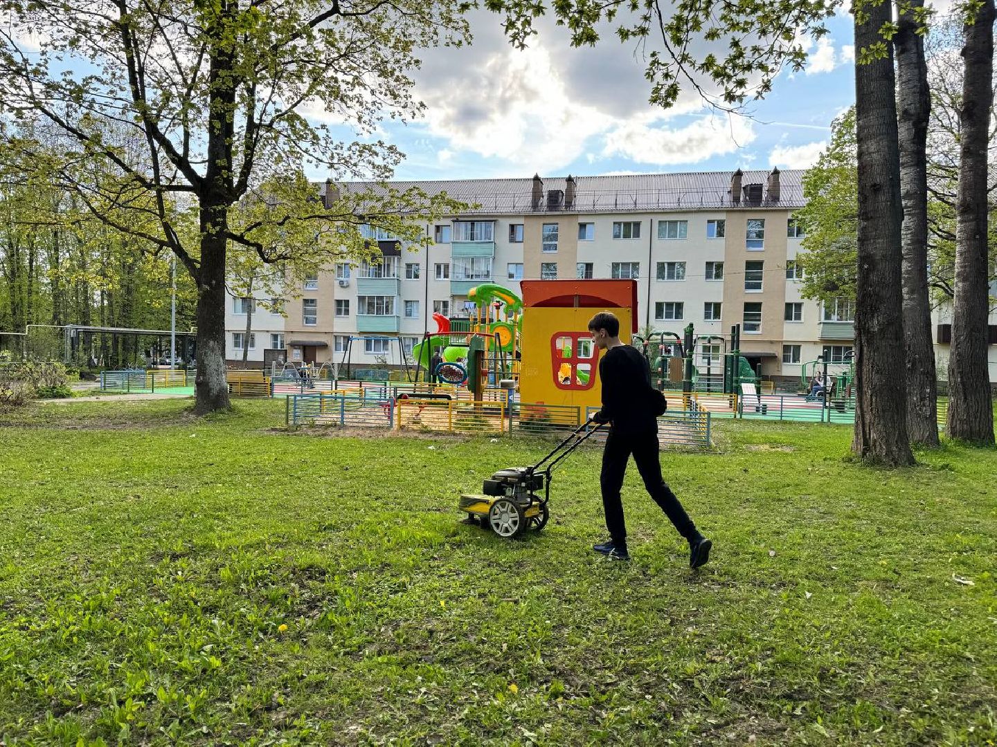 городок, газон, благоустройство,