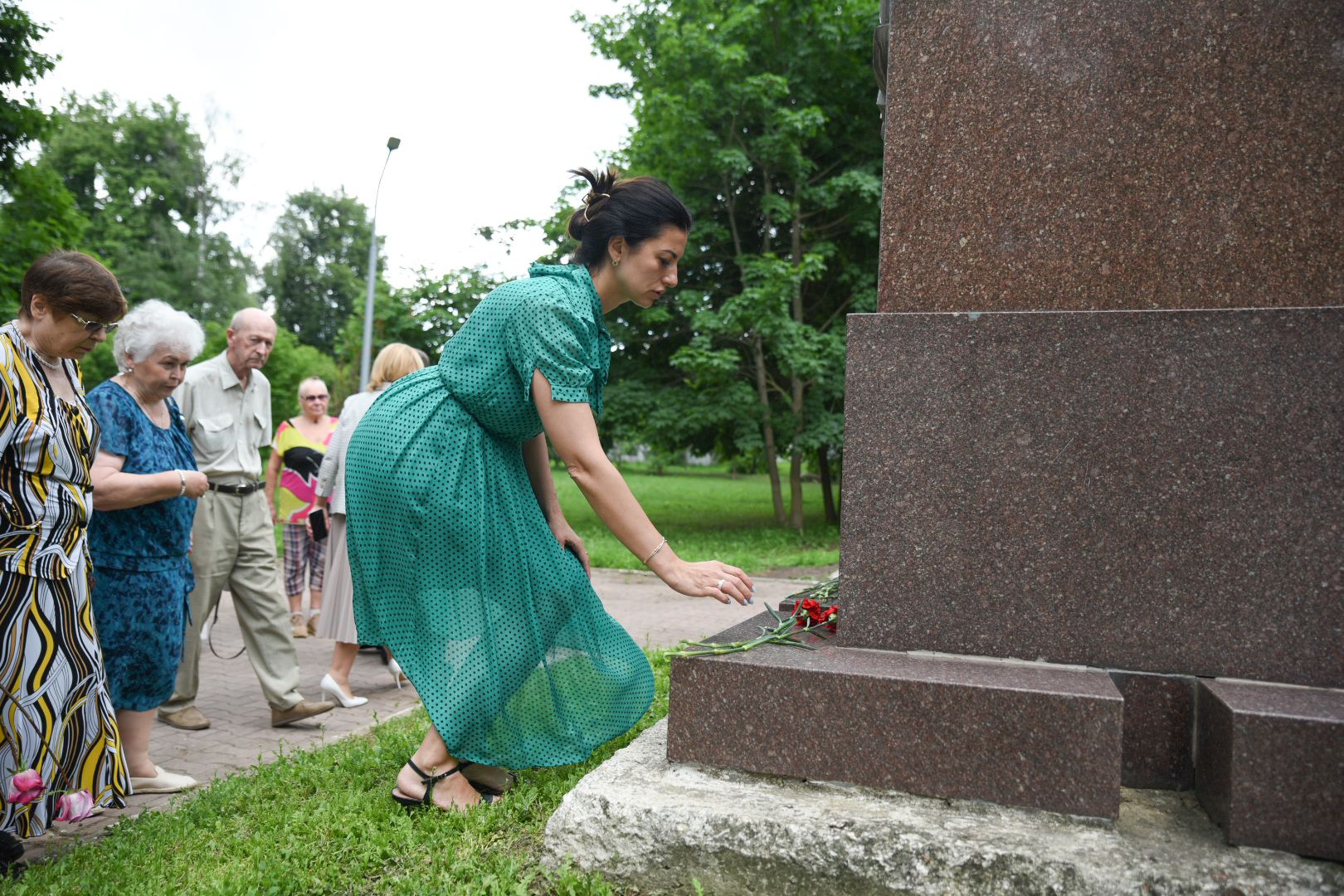 Бронницы, Мероприятие посвященное Пушкину, Памятник внуку Пушкина, Возложение цветов,
