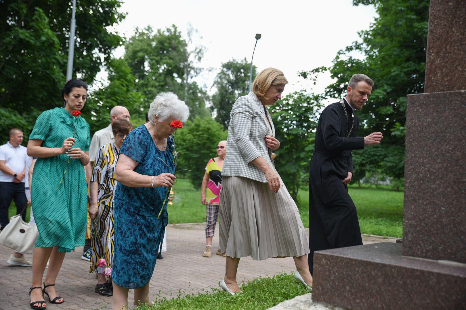 Бронницы, Мероприятие посвященное Пушкину, Памятник внуку Пушкина, Возложение цветов,