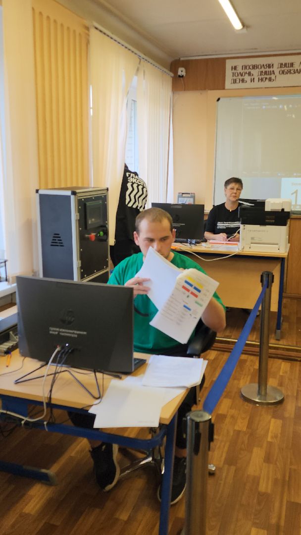 Национальный чемпионат Профессионалы, профессионалы - 2024, цифровой электропривод, компетенции, колледж московия, Александр Лежнев, карусельный розлив,