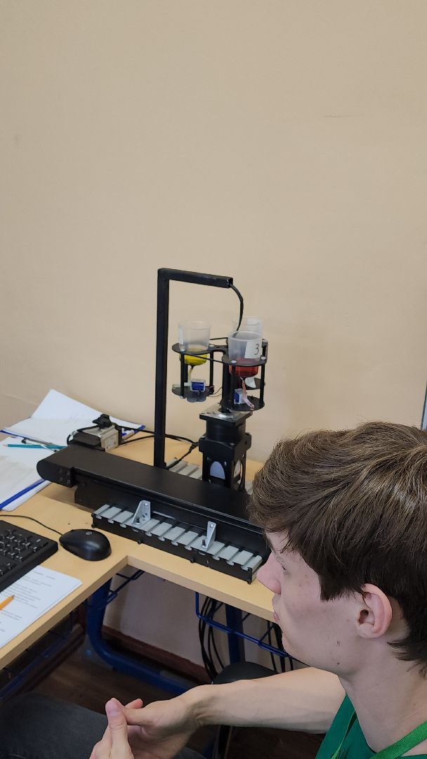 Национальный чемпионат Профессионалы, профессионалы - 2024, цифровой электропривод, компетенции, колледж московия, Александр Лежнев, карусельный розлив,